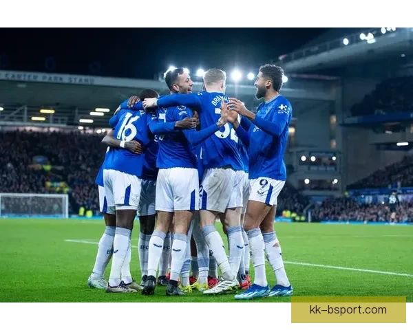 因财务违规被扣分的埃弗顿风波背后英超监管与俱乐部生存困局解析