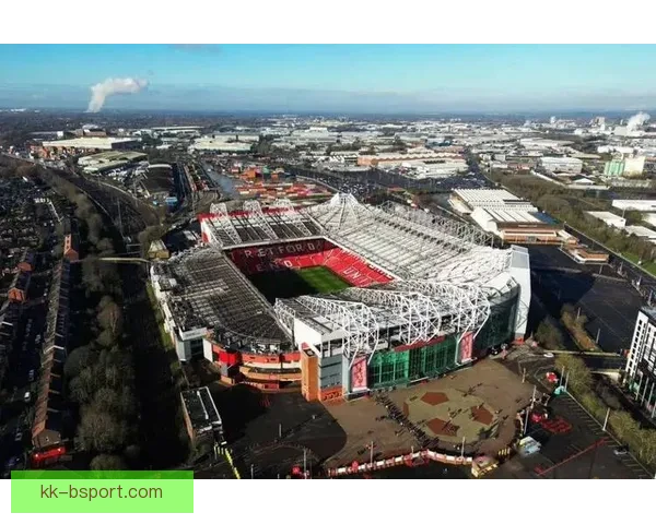 曼联启动老特拉福德球场顶棚改造工程应对长期漏水问题