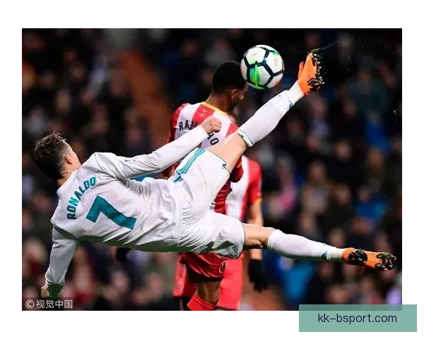 维尼修斯榜首战对阵赫罗纳轰超级世界波加两助攻统治全场皇马冲顶